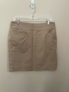 Banana Republic Pencil Skirt – Khaki - with pockets – Size 8